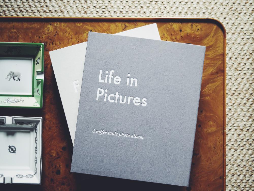 Printworks Life in Pictures Grey - A Coffee Table Photo Album (60 Svarta sidor / 30 blad)