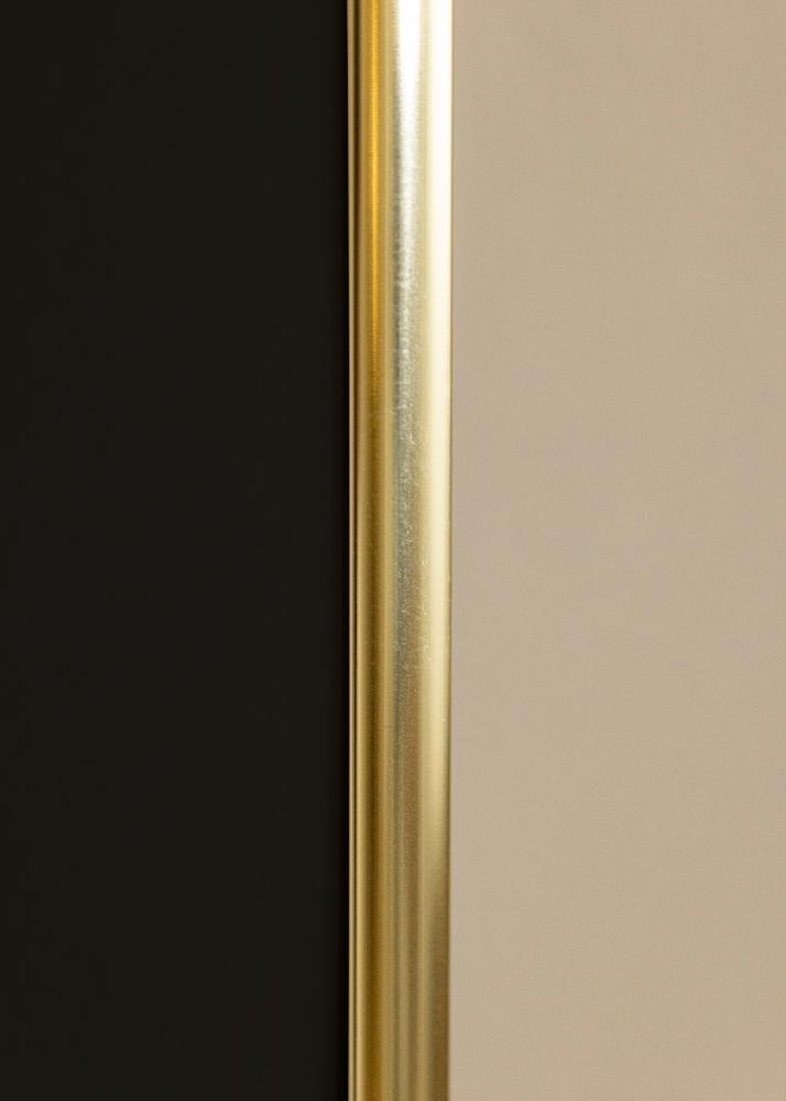 Ram med passepartou Rahmen Visby Gold Glnzend 70x100 cm - Passepartout Schwarz 59,4x84 cm (A1)