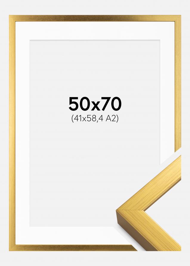 Ram med passepartou Rahmen Falun Gold 50x70 cm - Passepartout Weiß 42x59,4 cm (A2)