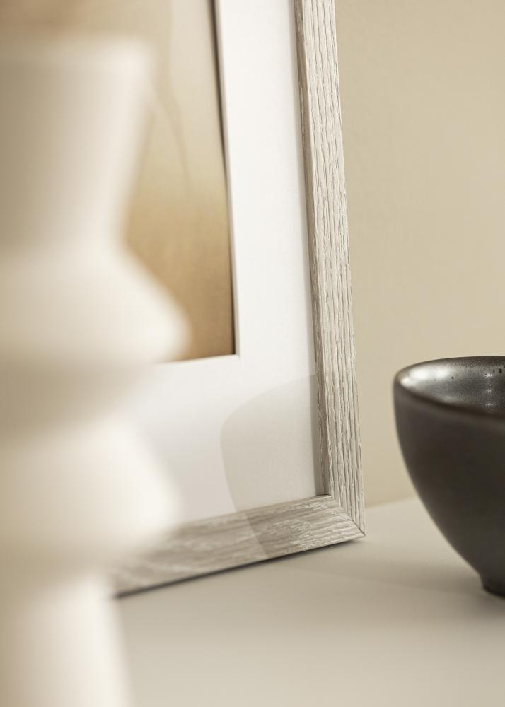 Ram med passepartou Rahmen Stilren Hellgrau Eiche 60x80 cm - Passepartout Weiß 20x28 inches