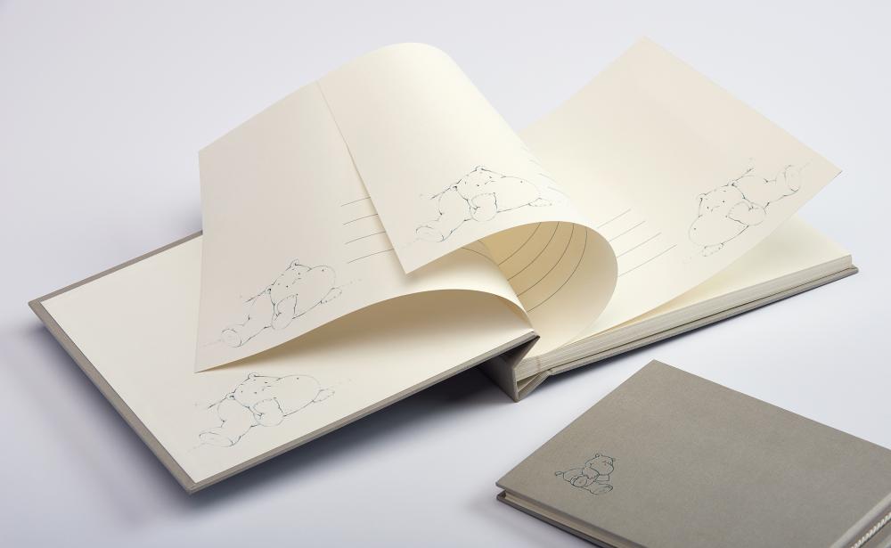 Walther Madu Babyalbum - 28x25 cm (40 weiße Seiten / 20 Blatt)