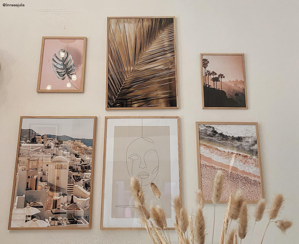 Bilderwand mit Holzrahmen Eiche und erdigen Motiven