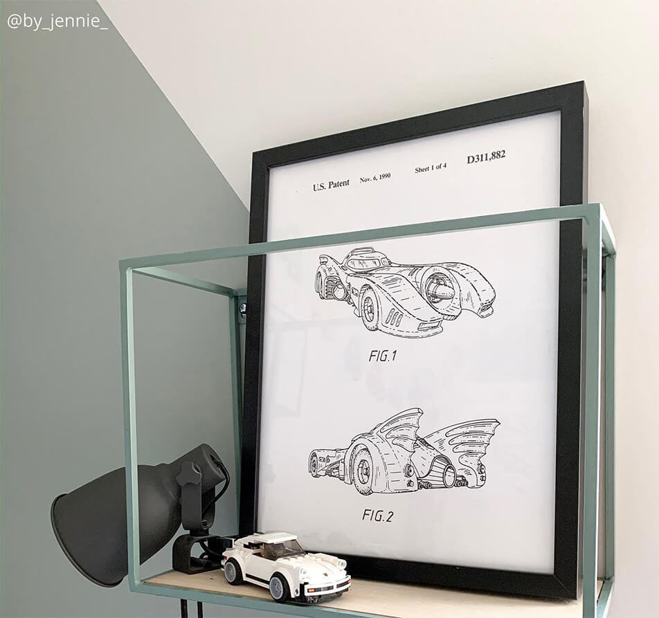 Kinderzimmereinrichtung - Modellauto und Poster mit Patentzeichnung Batmobile